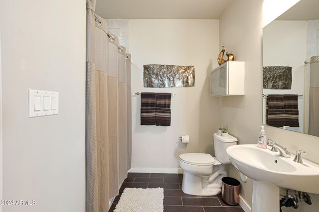 1 E LEXINGTON Avenue 304, Phoenix, AZ 85012