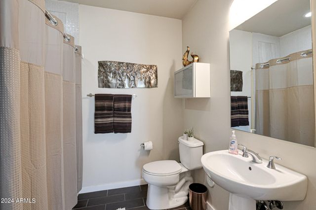 1 E LEXINGTON Avenue 304, Phoenix, AZ 85012