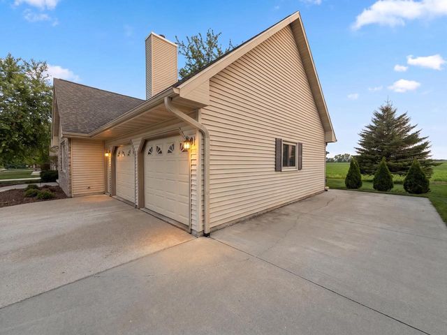 1525 Puritan ROAD, New Holstein, WI 53061