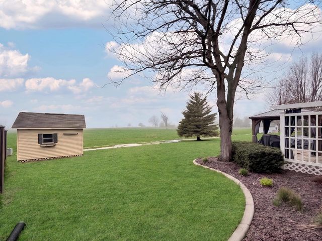1525 Puritan ROAD, New Holstein, WI 53061