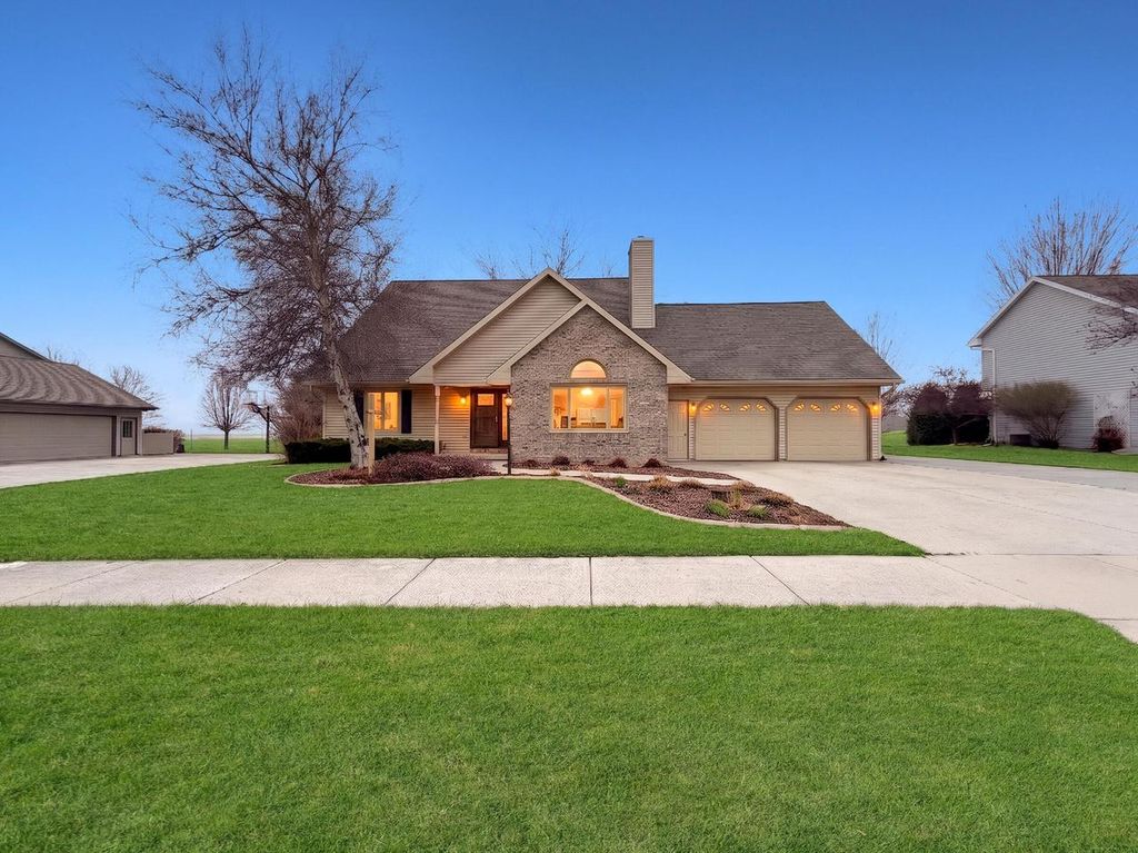 1525 Puritan ROAD, New Holstein, WI 53061