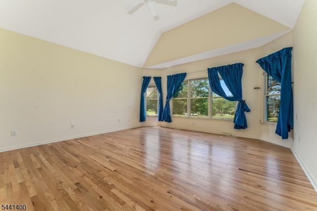 3 Stark Ct, Raritan Twp., NJ 08551