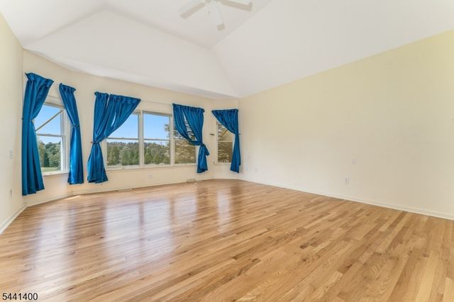 3 Stark Ct, Raritan Twp., NJ 08551