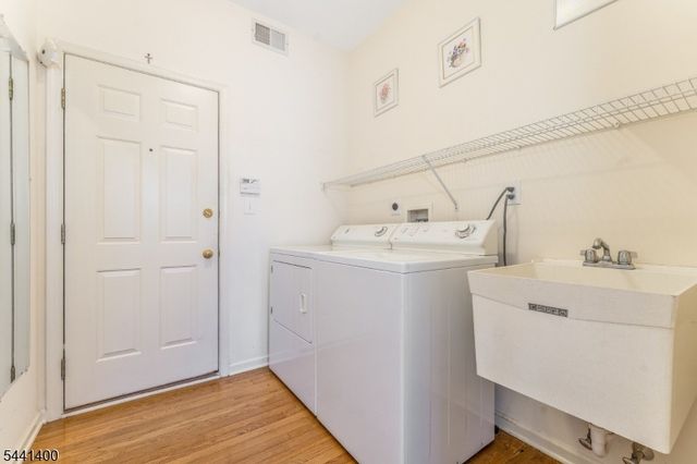 3 Stark Ct, Raritan Twp., NJ 08551
