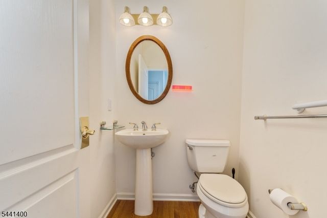 3 Stark Ct, Raritan Twp., NJ 08551