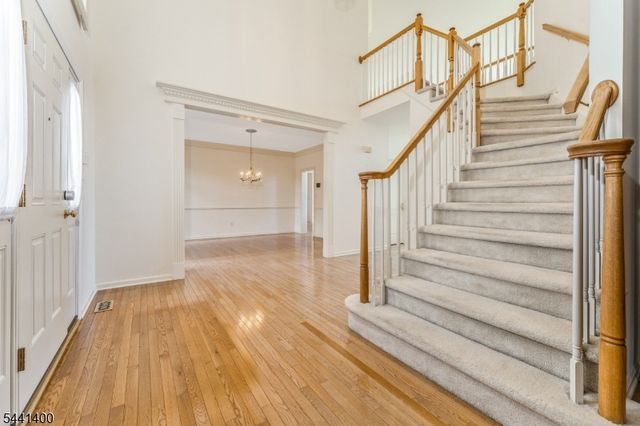 3 Stark Ct, Raritan Twp., NJ 08551