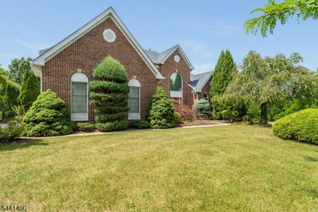 3 Stark Ct, Raritan Twp., NJ 08551