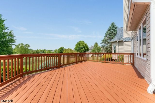 3 Stark Ct, Raritan Twp., NJ 08551