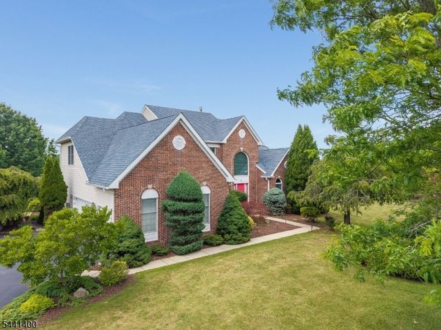 3 Stark Ct, Raritan Twp., NJ 08551