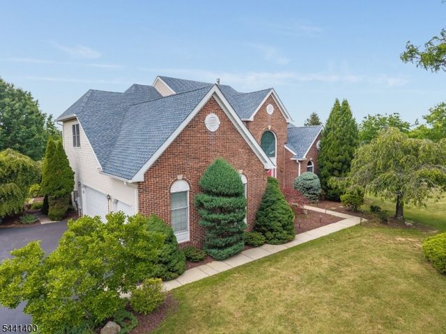 3 Stark Ct, Raritan Twp., NJ 08551
