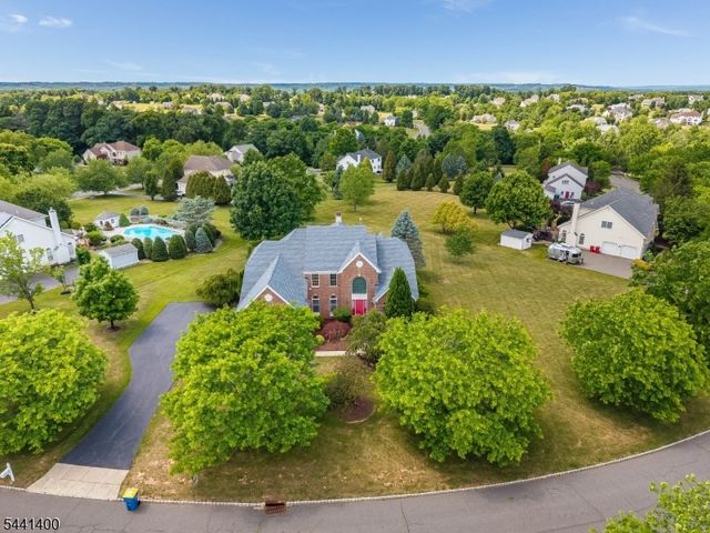 3 Stark Ct, Raritan Twp., NJ 08551