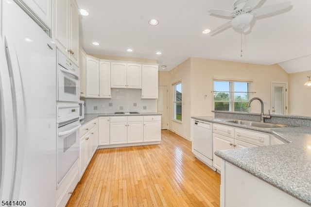 3 Stark Ct, Raritan Twp., NJ 08551