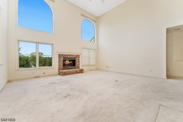 3 Stark Ct, Raritan Twp., NJ 08551