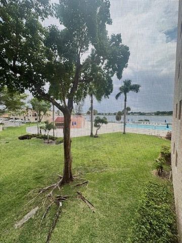 20840 San Simeon Way 204, Miami, FL 33179