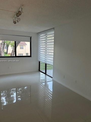 20840 San Simeon Way 204, Miami, FL 33179