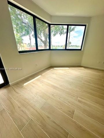 20840 San Simeon Way 204, Miami, FL 33179