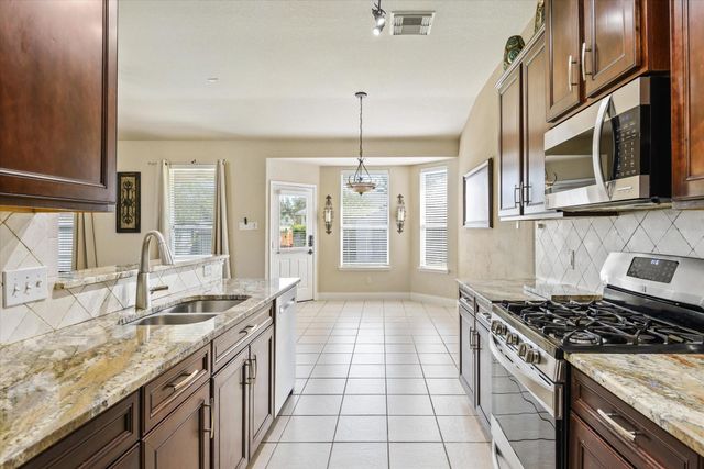 6707 River Ridge Lane, Dickinson, TX 77539