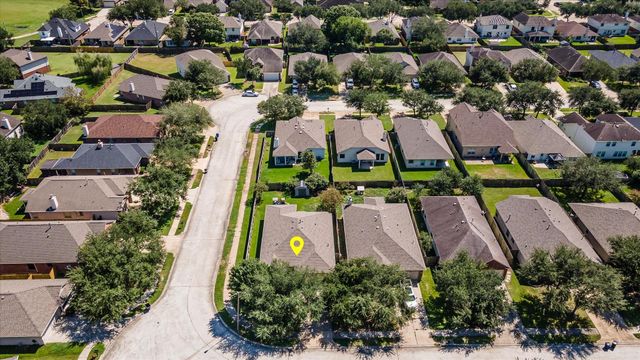 6707 River Ridge Lane, Dickinson, TX 77539
