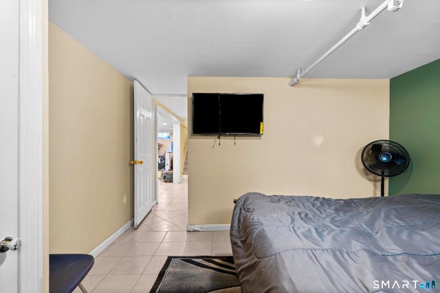 4 Mayfair Road, Bloomfield, CT 06002