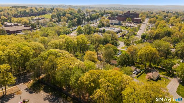 4 Mayfair Road, Bloomfield, CT 06002