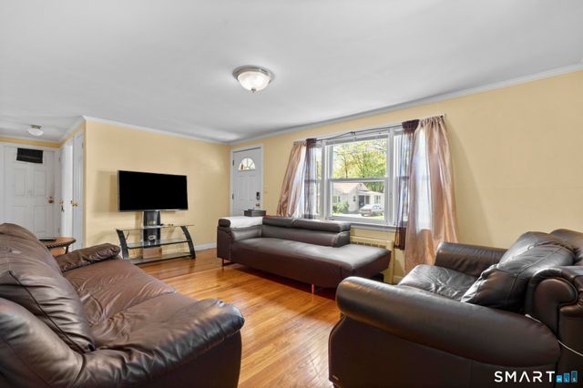 4 Mayfair Road, Bloomfield, CT 06002