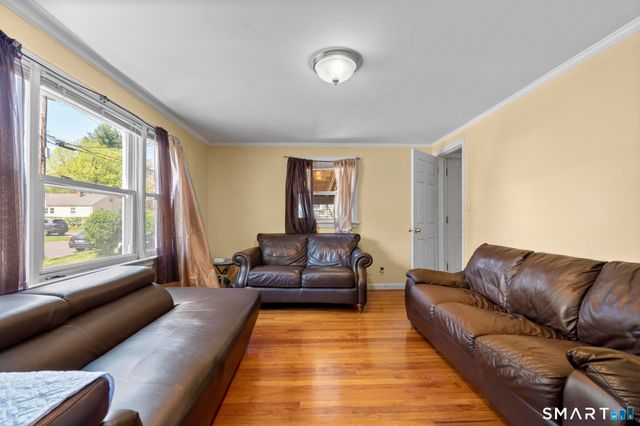 4 Mayfair Road, Bloomfield, CT 06002