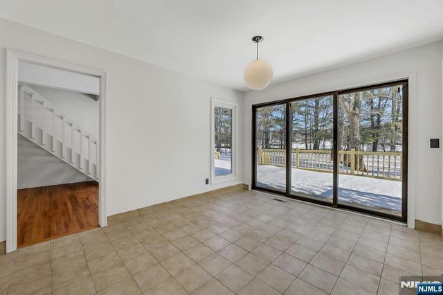 14 Washington Lane, Mahwah, NJ 07430