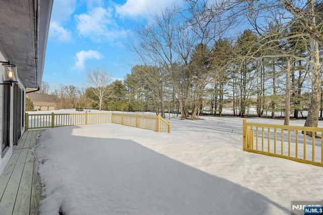 14 Washington Lane, Mahwah, NJ 07430