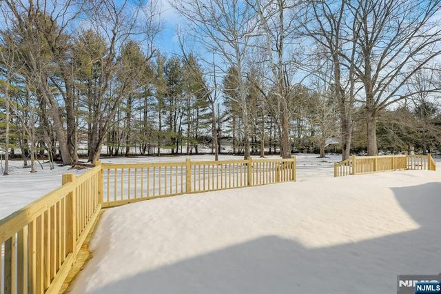 14 Washington Lane, Mahwah, NJ 07430