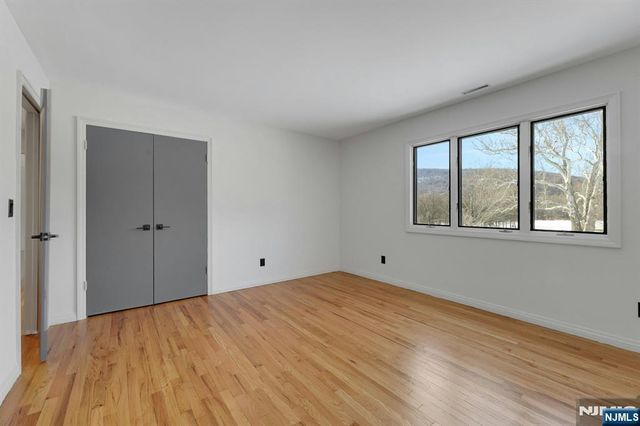 14 Washington Lane, Mahwah, NJ 07430