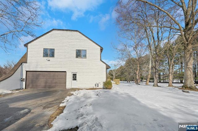 14 Washington Lane, Mahwah, NJ 07430