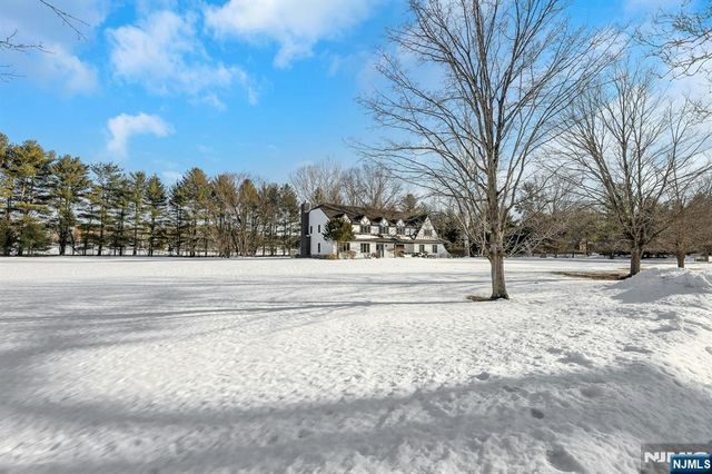 14 Washington Lane, Mahwah, NJ 07430