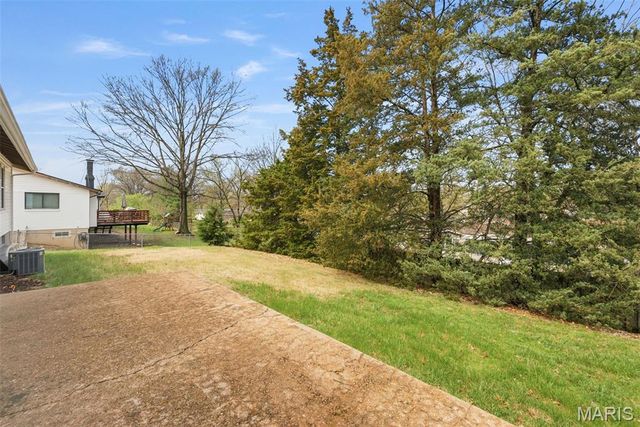 1219 Derbyshire Drive, Manchester, MO 63021