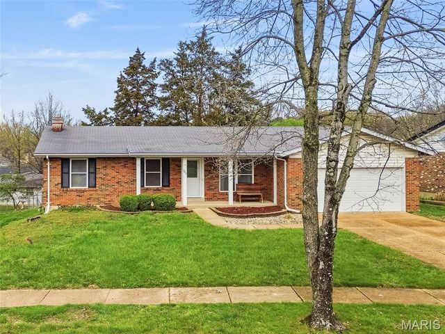 1219 Derbyshire Drive, Manchester, MO 63021