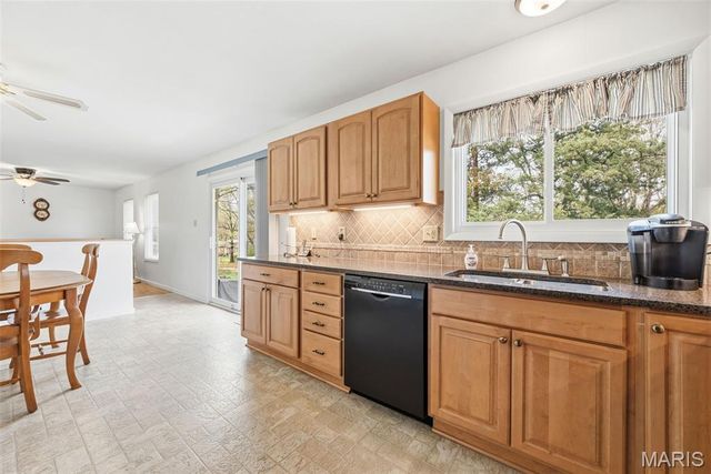 1219 Derbyshire Drive, Manchester, MO 63021