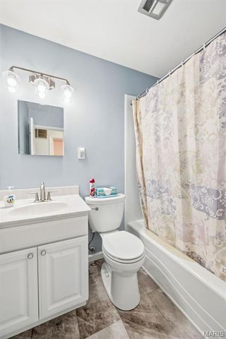 1219 Derbyshire Drive, Manchester, MO 63021