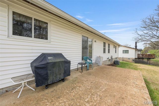 1219 Derbyshire Drive, Manchester, MO 63021