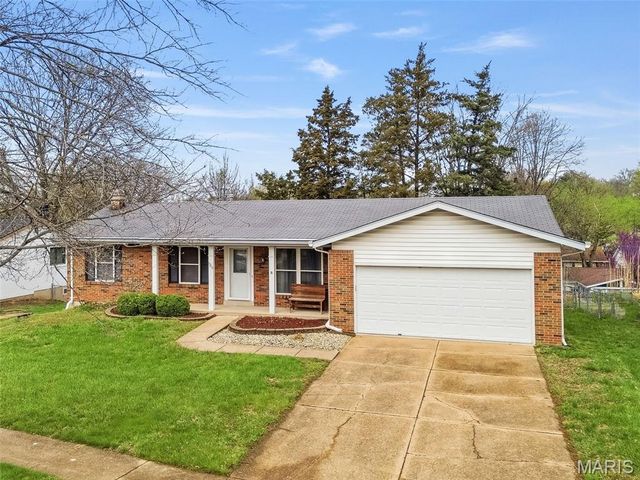 1219 Derbyshire Drive, Manchester, MO 63021