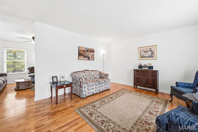 1219 Derbyshire Drive, Manchester, MO 63021