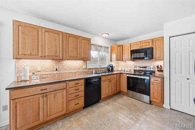 1219 Derbyshire Drive, Manchester, MO 63021