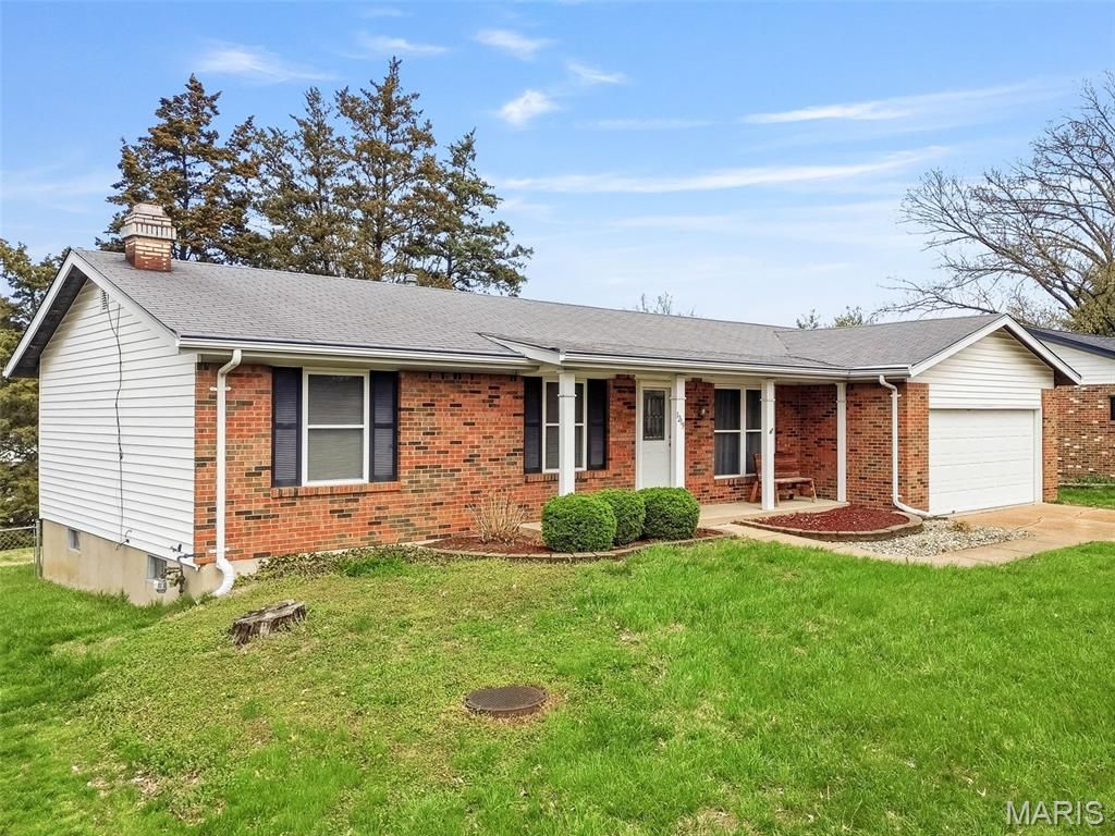 1219 Derbyshire Drive, Manchester, MO 63021