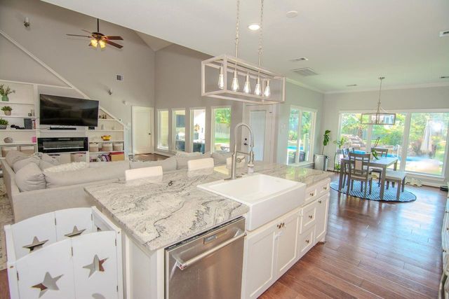 7422 Ponderosa Drive, Magnolia, TX 77354