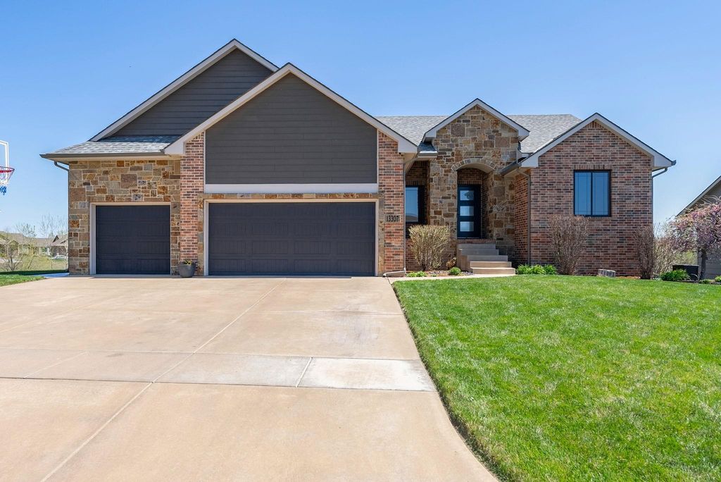 9210 Central Park Superior Realty Wichita Real Estate