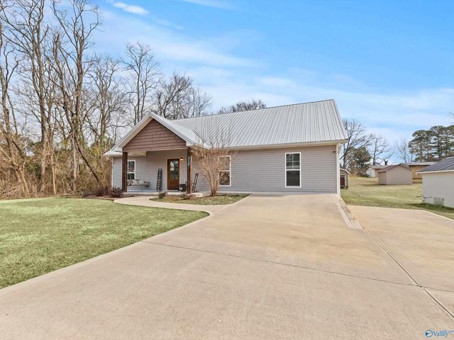 310 4th Street NW, Arab, AL 35016