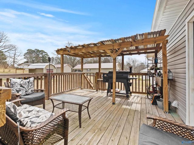 310 4th Street NW, Arab, AL 35016