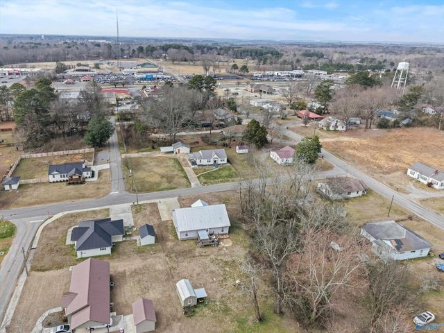 310 4th Street NW, Arab, AL 35016