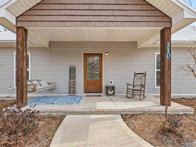 310 4th Street NW, Arab, AL 35016