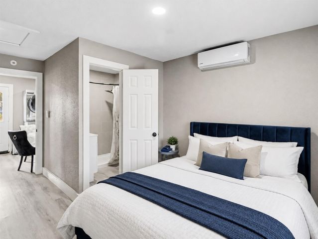 5914 Southcrest St Street, Houston, TX 77033