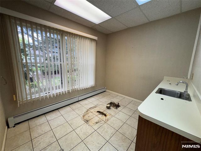 88 W Ridgewood 1R, Ridgewood, NJ 07450