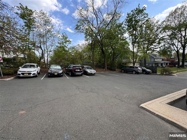88 W Ridgewood 1R, Ridgewood, NJ 07450